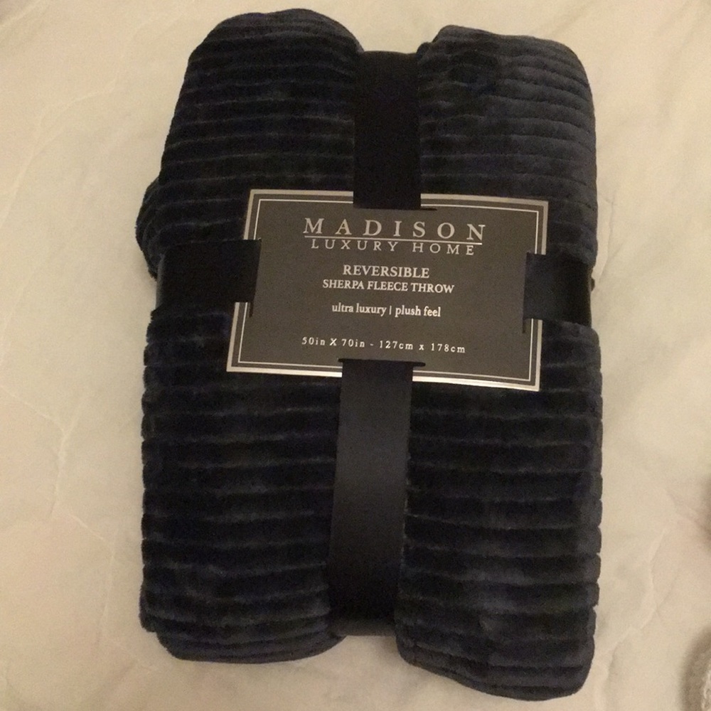 NWT Madison Luxury Reversible Throw